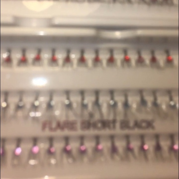 Coming Soon... HOLIDAY BLING LASHES in TRAYS✨✨✨ - Picture 4 of 4